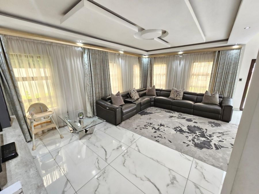 4 Bedroom Property for Sale in Monavoni Gauteng