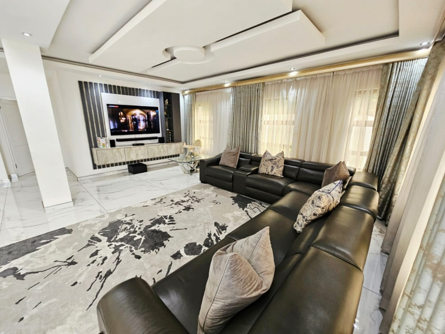 4 Bedroom Property for Sale in Monavoni Gauteng