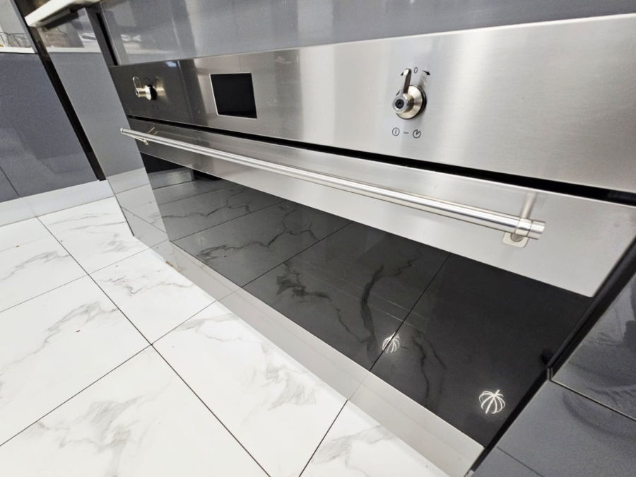 4 Bedroom Property for Sale in Monavoni Gauteng