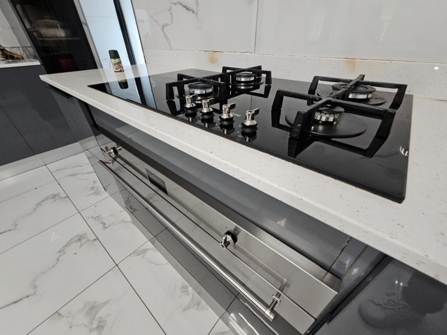 4 Bedroom Property for Sale in Monavoni Gauteng