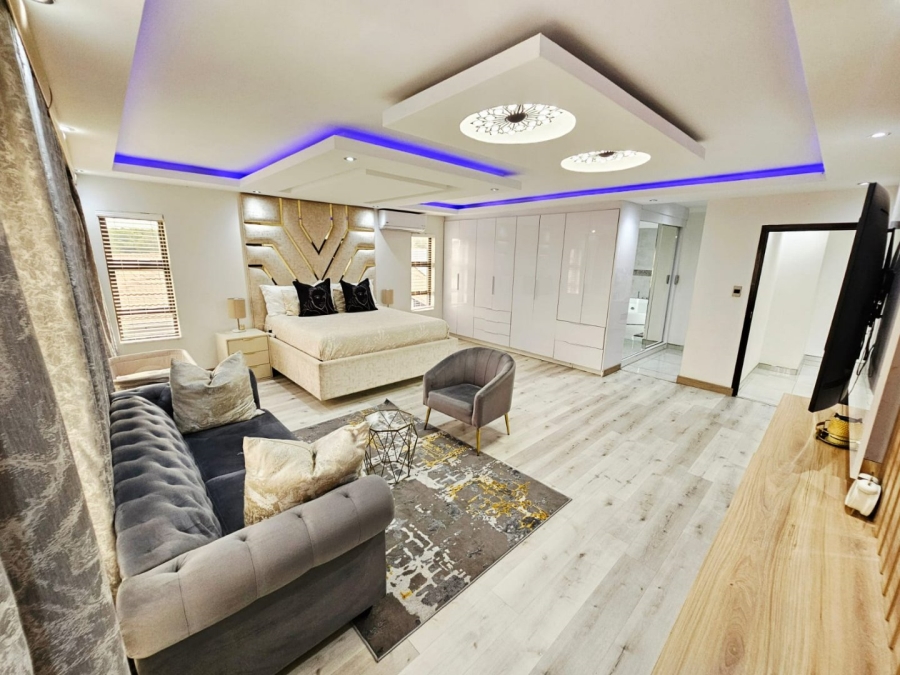 4 Bedroom Property for Sale in Monavoni Gauteng