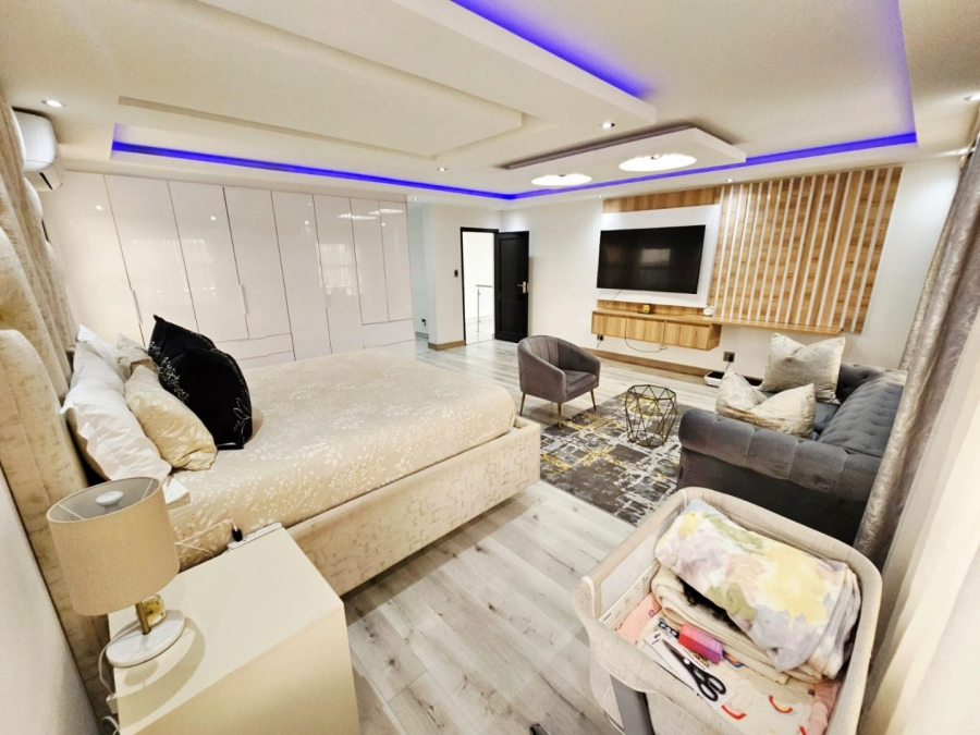 4 Bedroom Property for Sale in Monavoni Gauteng