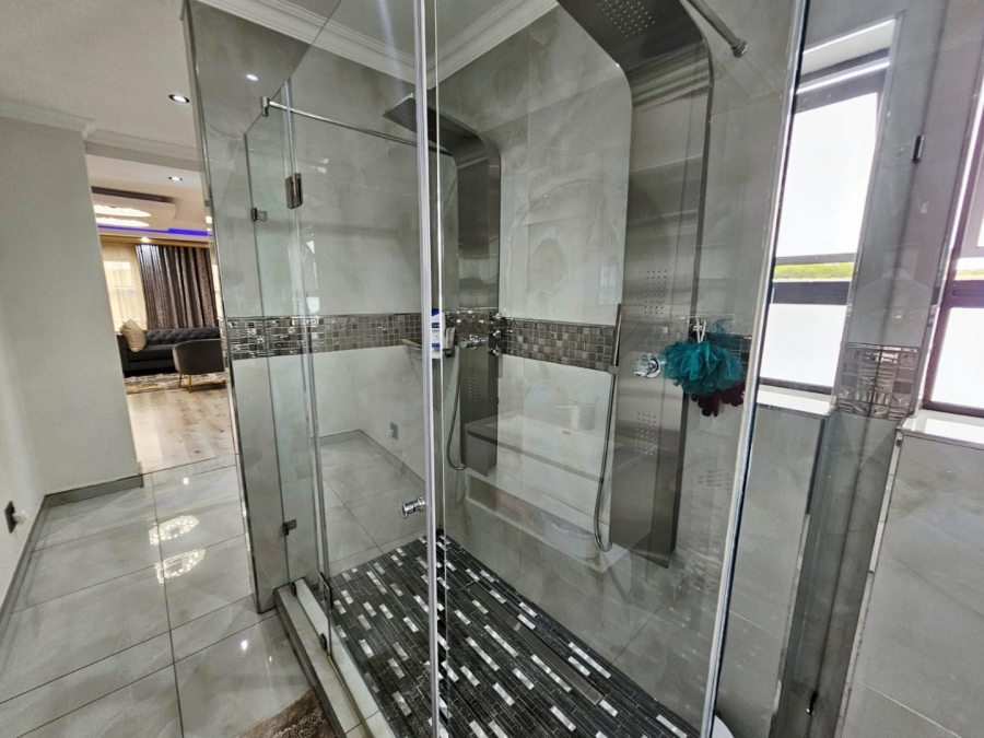 4 Bedroom Property for Sale in Monavoni Gauteng