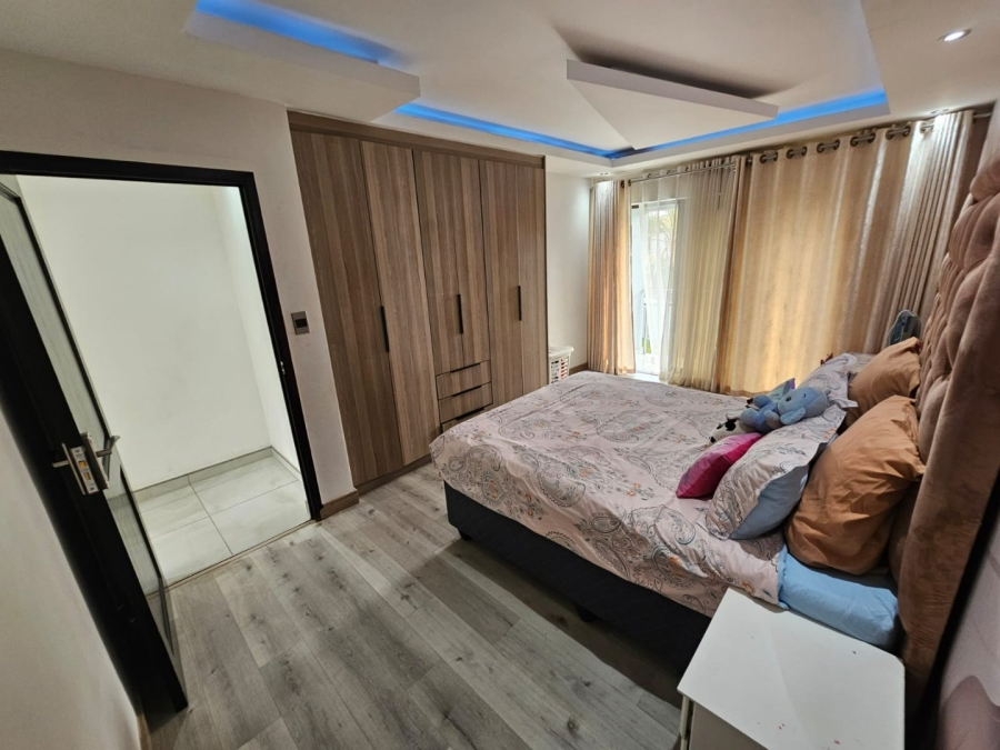4 Bedroom Property for Sale in Monavoni Gauteng