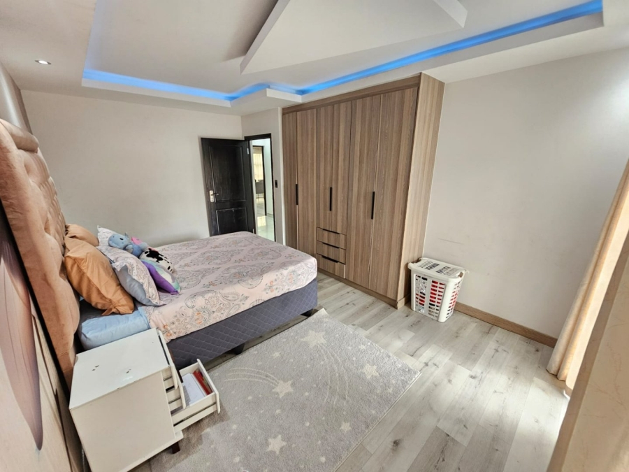 4 Bedroom Property for Sale in Monavoni Gauteng