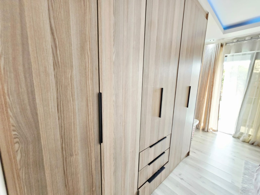 4 Bedroom Property for Sale in Monavoni Gauteng