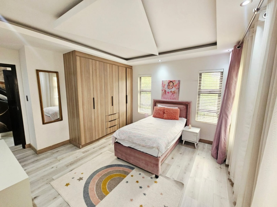 4 Bedroom Property for Sale in Monavoni Gauteng