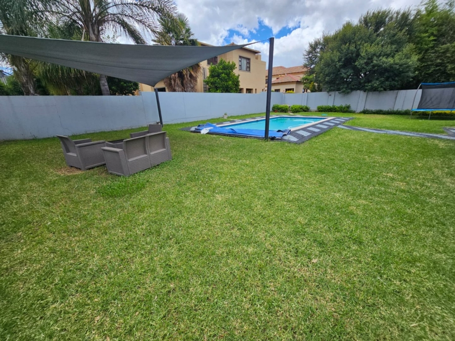 4 Bedroom Property for Sale in Monavoni Gauteng