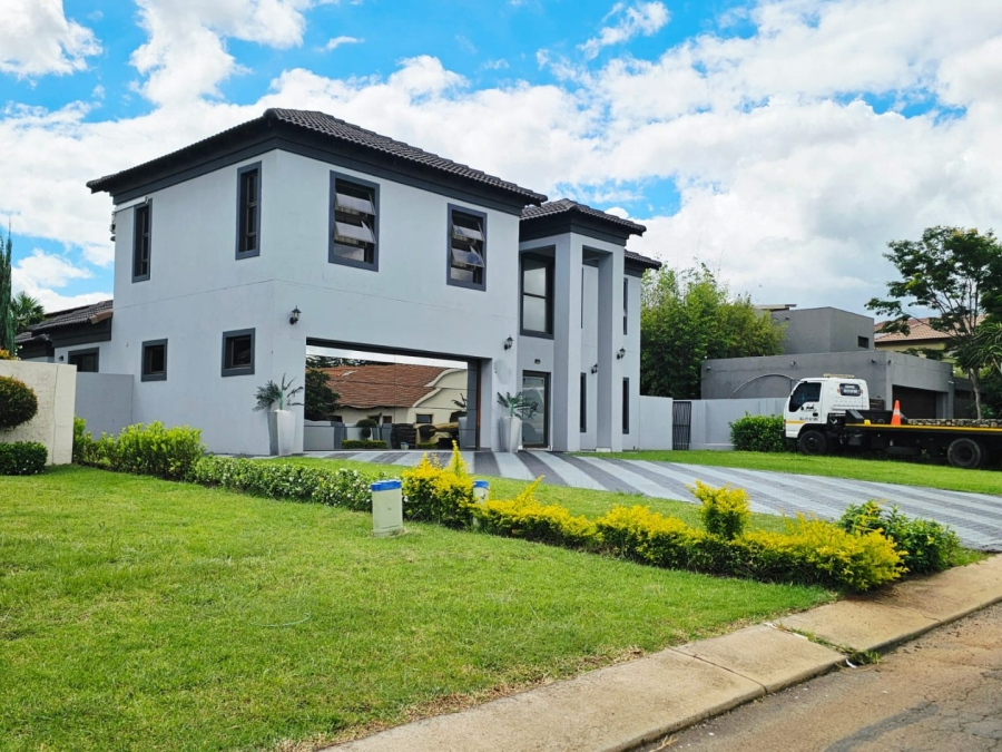 4 Bedroom Property for Sale in Monavoni Gauteng