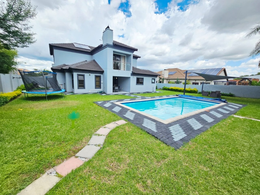 4 Bedroom Property for Sale in Monavoni Gauteng