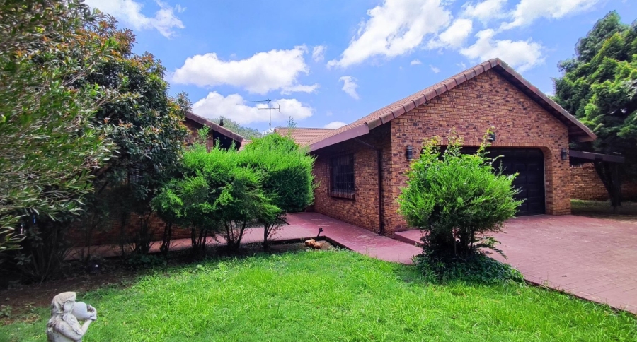 3 Bedroom Property for Sale in Selcourt Gauteng