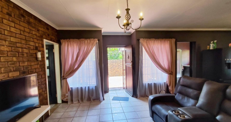 3 Bedroom Property for Sale in Selcourt Gauteng