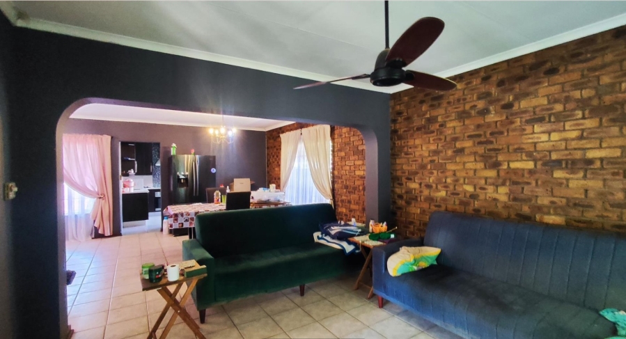 3 Bedroom Property for Sale in Selcourt Gauteng