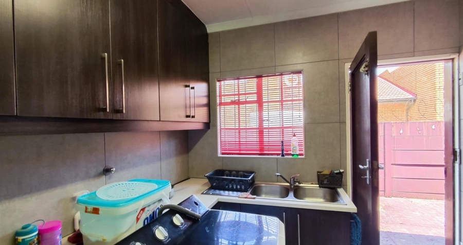 3 Bedroom Property for Sale in Selcourt Gauteng