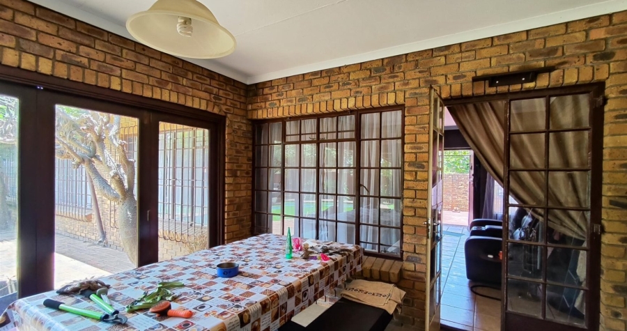 3 Bedroom Property for Sale in Selcourt Gauteng