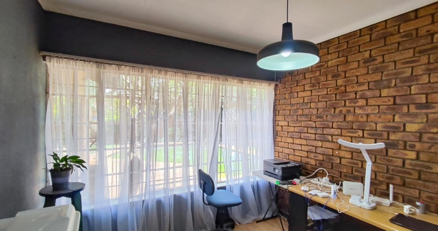 3 Bedroom Property for Sale in Selcourt Gauteng
