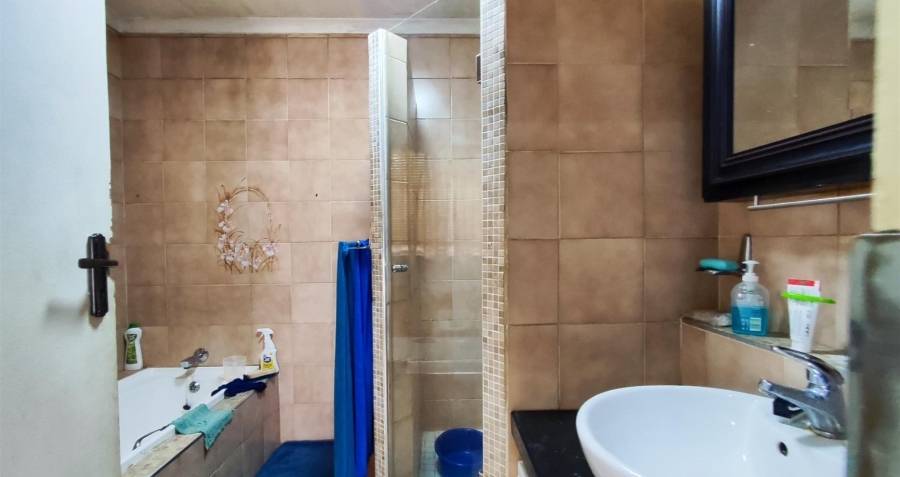 3 Bedroom Property for Sale in Selcourt Gauteng