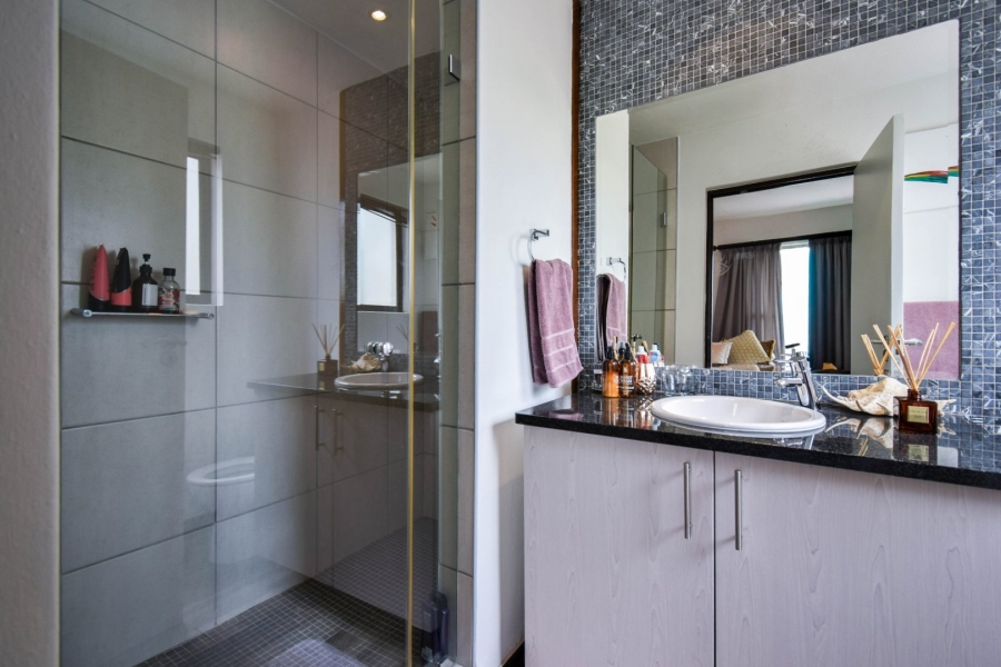 2 Bedroom Property for Sale in Lombardy Gauteng