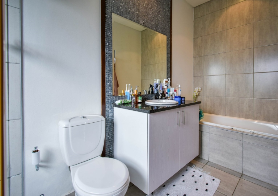 2 Bedroom Property for Sale in Lombardy Gauteng