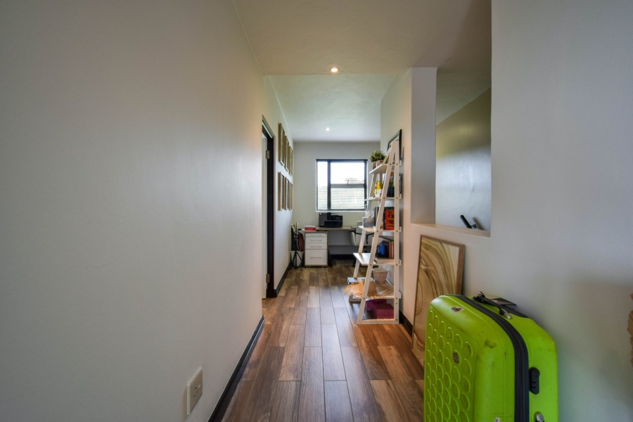 2 Bedroom Property for Sale in Lombardy Gauteng