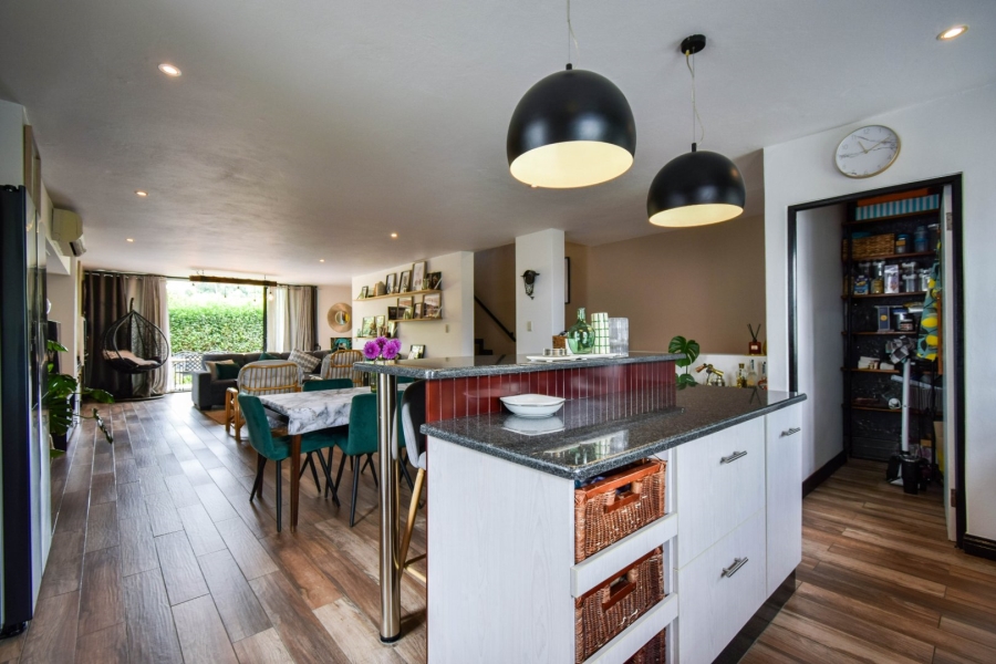 2 Bedroom Property for Sale in Lombardy Gauteng