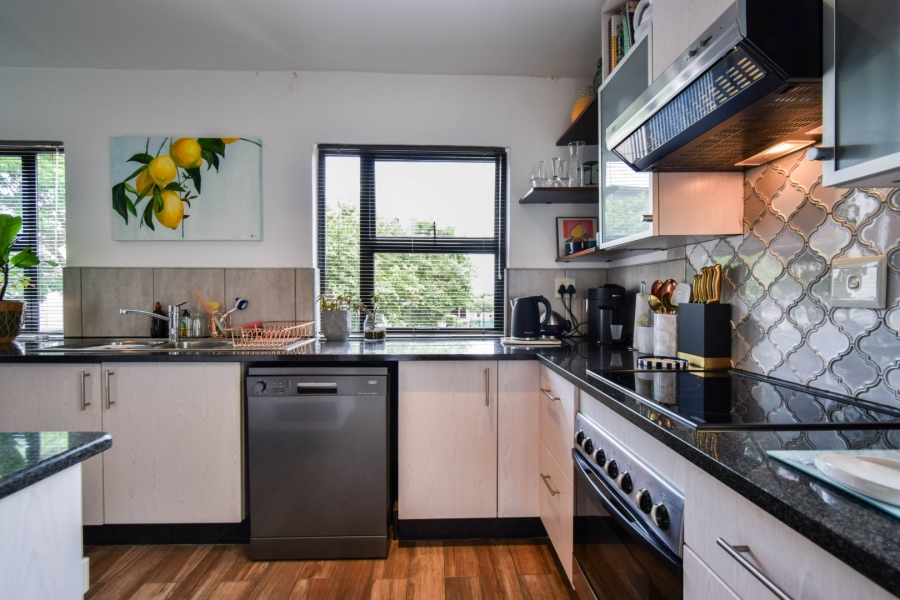 2 Bedroom Property for Sale in Lombardy Gauteng