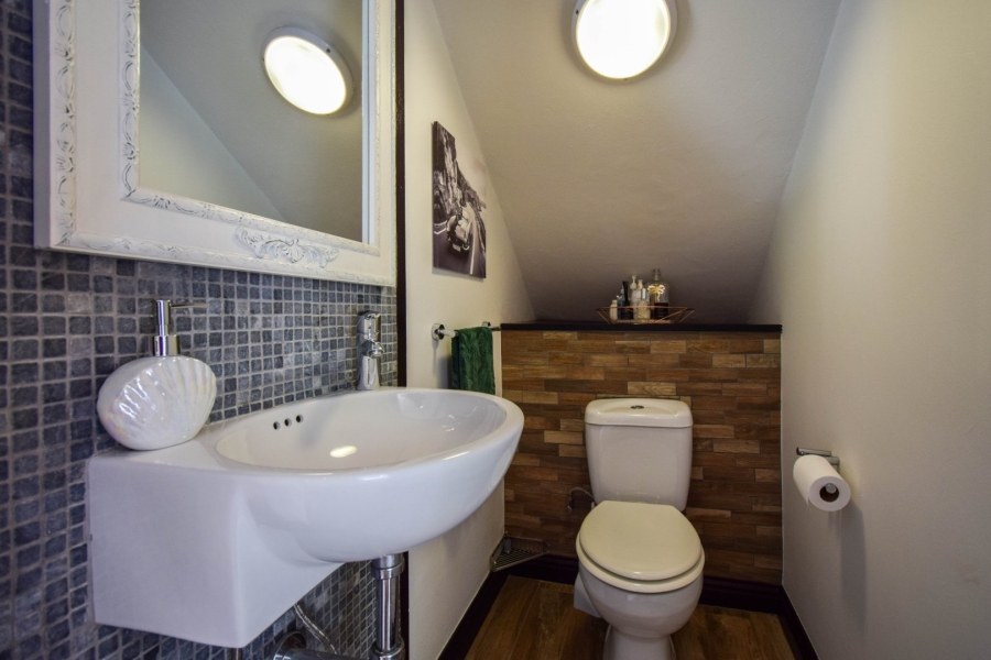 2 Bedroom Property for Sale in Lombardy Gauteng