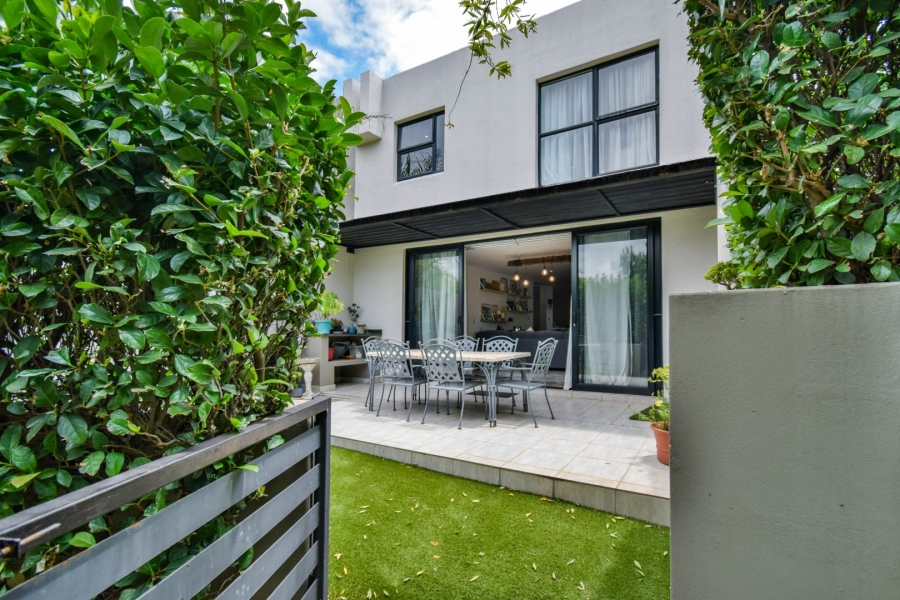 2 Bedroom Property for Sale in Lombardy Gauteng