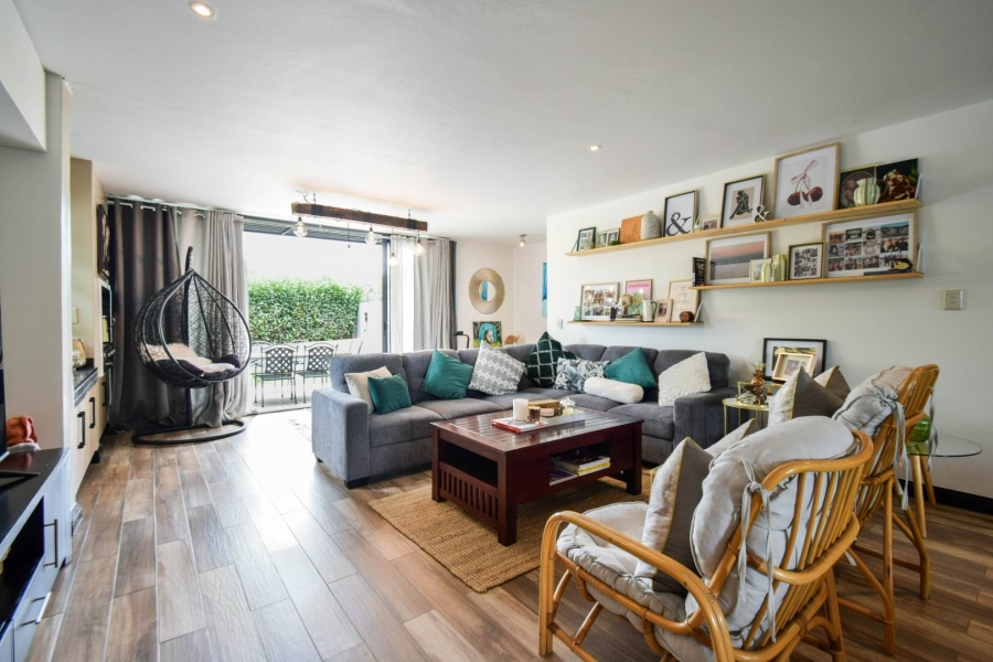 2 Bedroom Property for Sale in Lombardy Gauteng