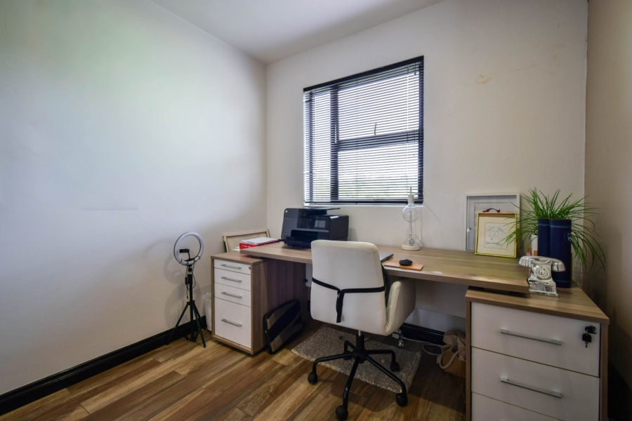 2 Bedroom Property for Sale in Lombardy Gauteng