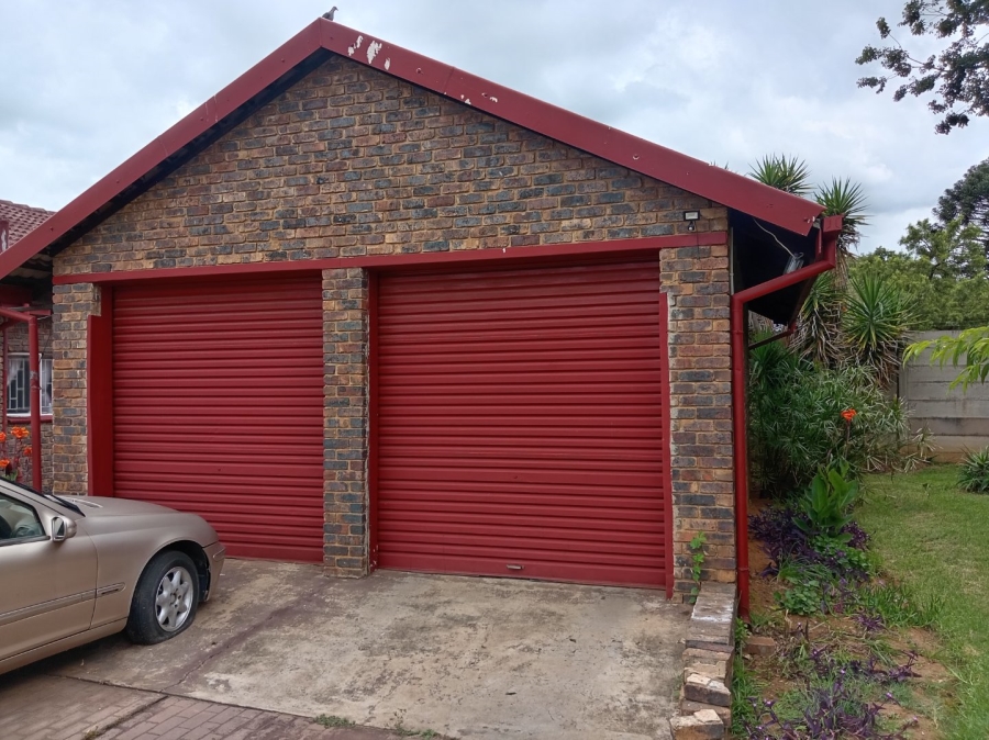 3 Bedroom Property for Sale in Bester Gauteng