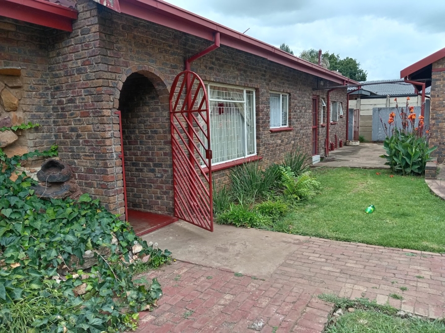 3 Bedroom Property for Sale in Bester Gauteng