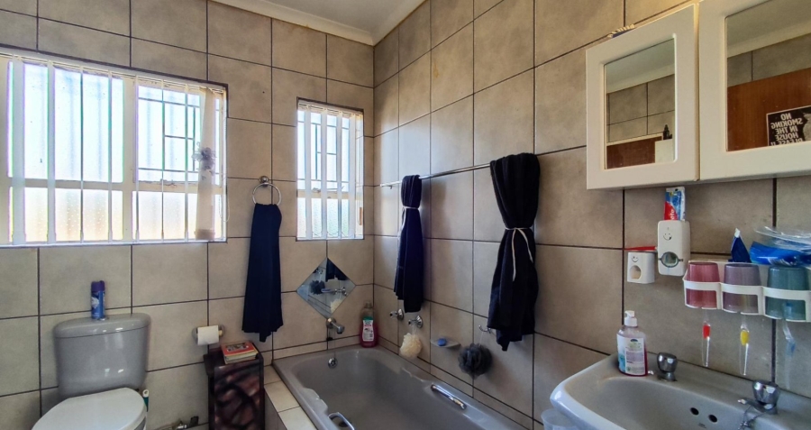 4 Bedroom Property for Sale in Selcourt Gauteng