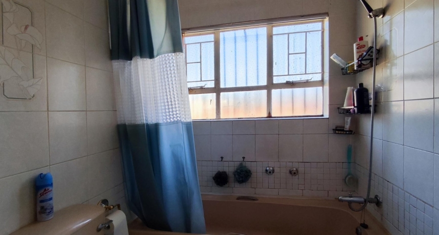 4 Bedroom Property for Sale in Selcourt Gauteng