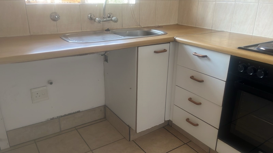 2 Bedroom Property for Sale in Magalieskruin Gauteng