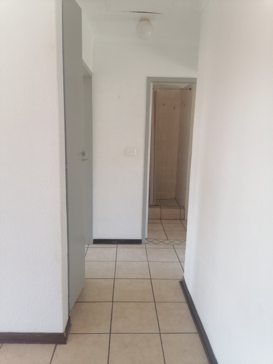 2 Bedroom Property for Sale in Magalieskruin Gauteng