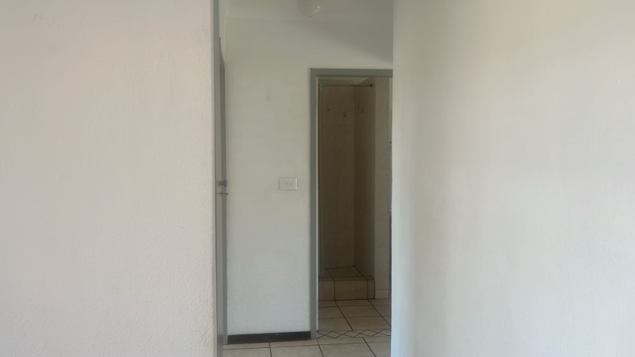 2 Bedroom Property for Sale in Magalieskruin Gauteng
