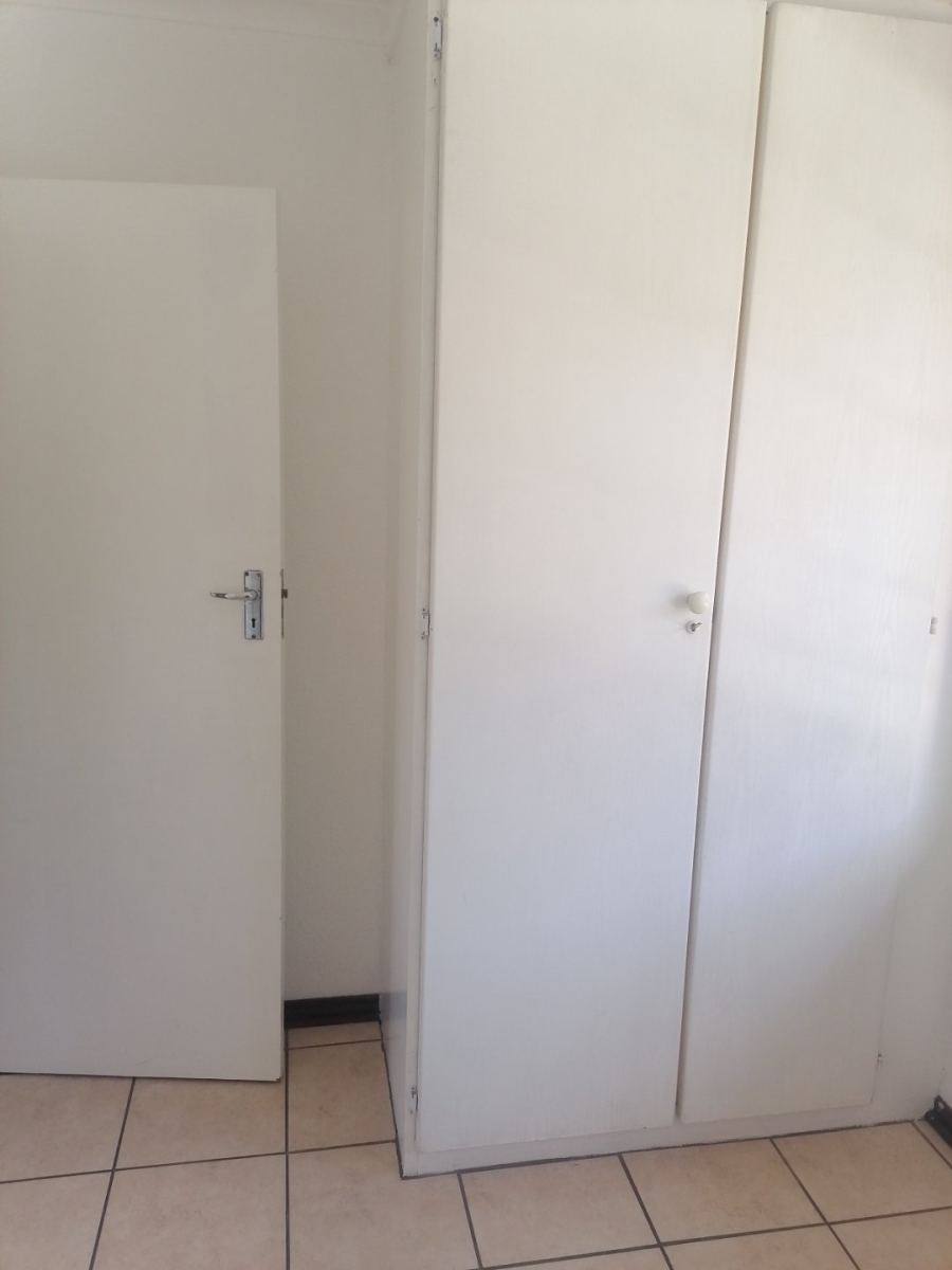 2 Bedroom Property for Sale in Magalieskruin Gauteng