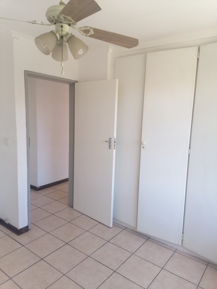 2 Bedroom Property for Sale in Magalieskruin Gauteng