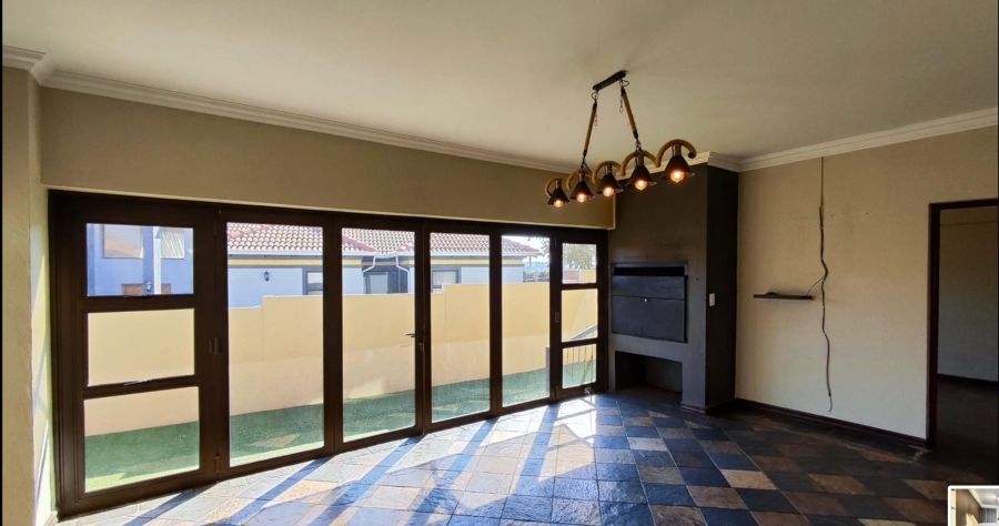 4 Bedroom Property for Sale in Glen Erasmia Gauteng