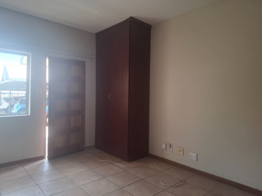 To Let 1 Bedroom Property for Rent in Gezina Gauteng