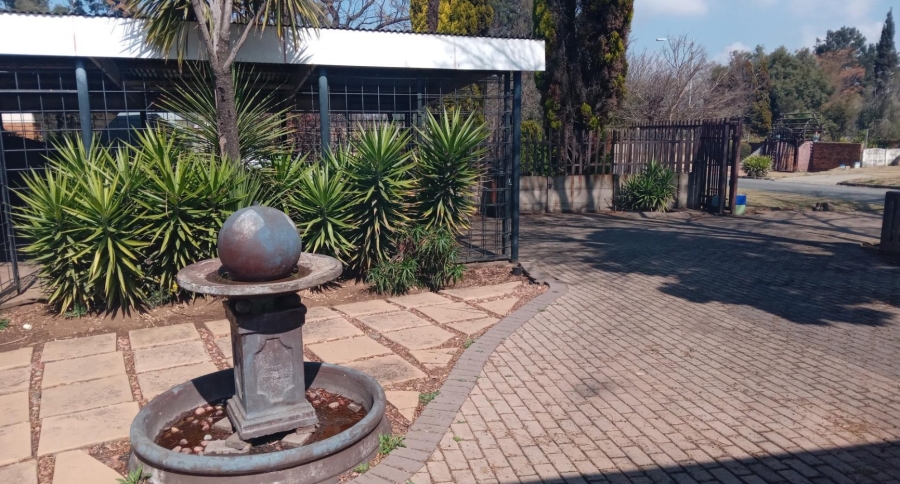3 Bedroom Property for Sale in Strubenvale Gauteng