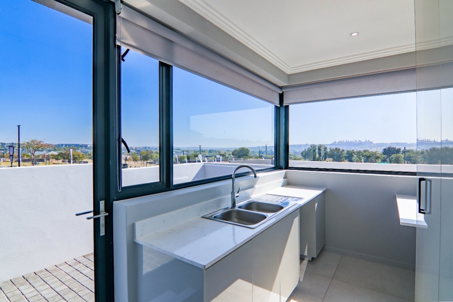 4 Bedroom Property for Sale in Helderfontein Estate Gauteng