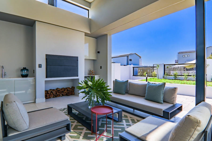 4 Bedroom Property for Sale in Helderfontein Estate Gauteng