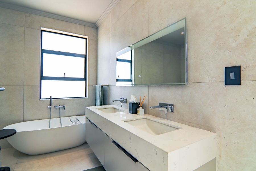 4 Bedroom Property for Sale in Helderfontein Estate Gauteng