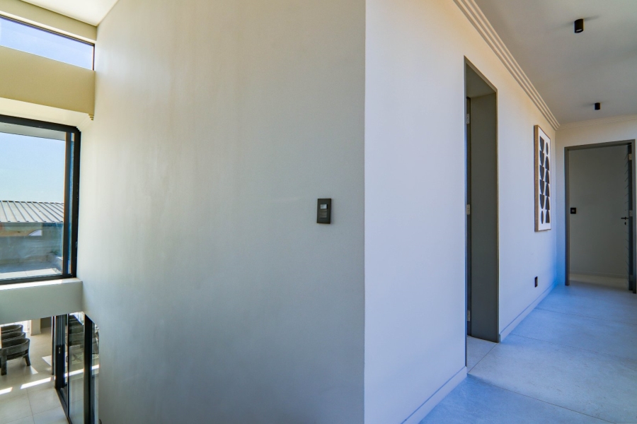 4 Bedroom Property for Sale in Helderfontein Estate Gauteng