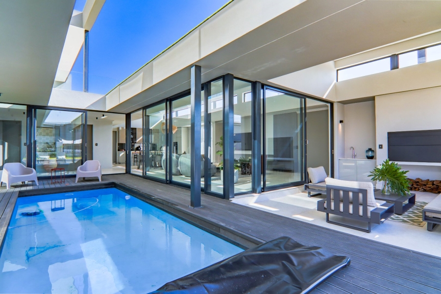 4 Bedroom Property for Sale in Helderfontein Estate Gauteng