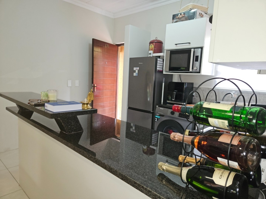 1 Bedroom Property for Sale in Douglasdale Gauteng
