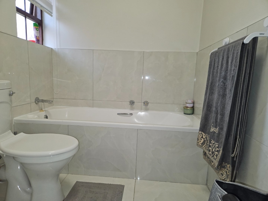 1 Bedroom Property for Sale in Douglasdale Gauteng