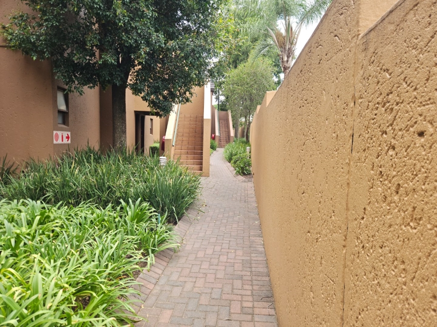 1 Bedroom Property for Sale in Douglasdale Gauteng